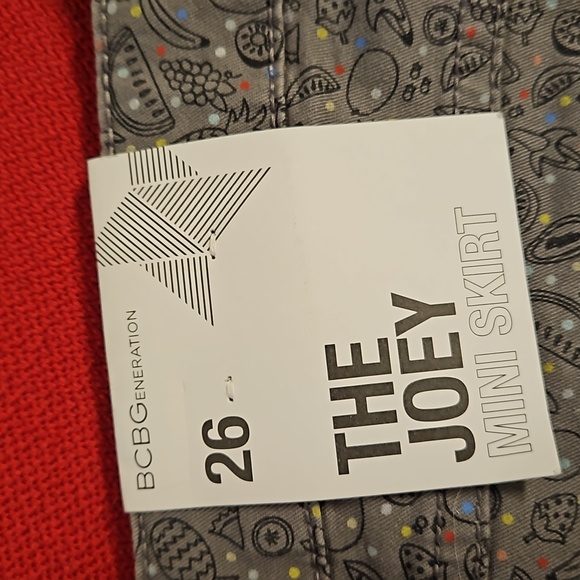 BCBGeneration 'The Joey' Dark Slate gray fruit print mini skirt sz.26 5 pockets - Picture 2 of 7